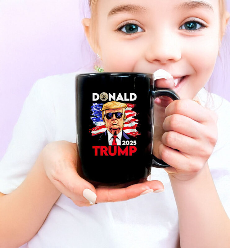 Donald Trump 2025 America flag Mug