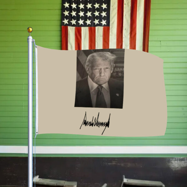 OFFICIAL INAUGURATION PORTRAIT FOR PRESIDENT DONALD J TRUMP Flag